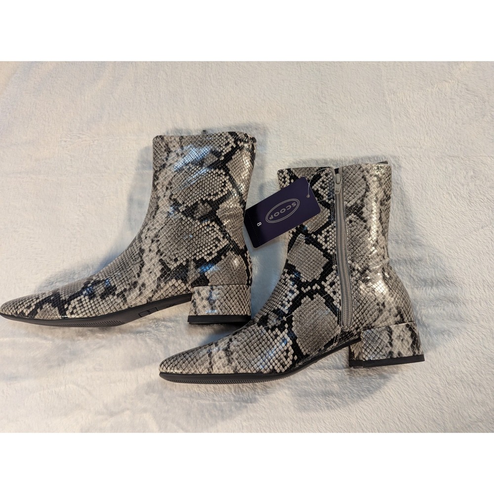 Scoop Faux Snake Skin Womens Sz 8 Boots